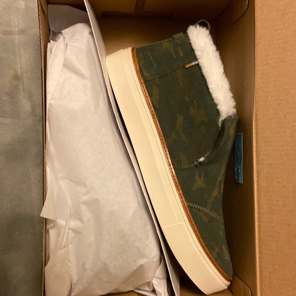 Toms Paxton womens size 9